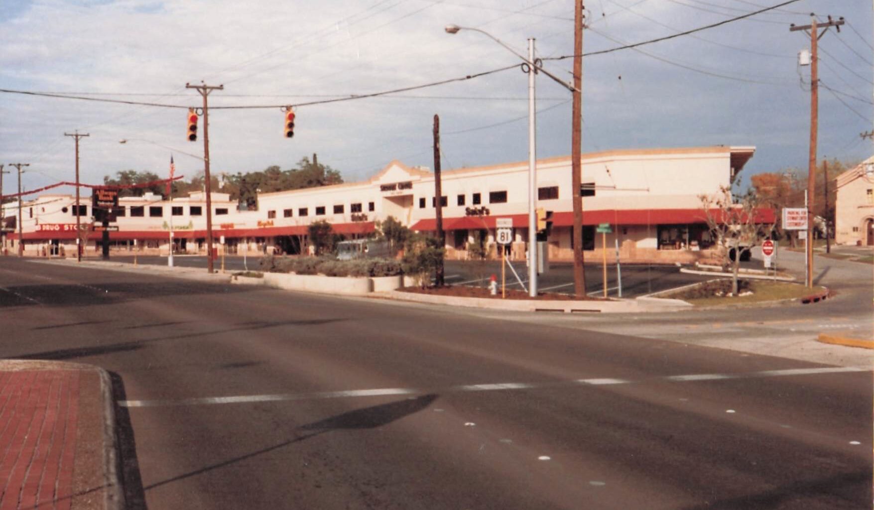 Alamo Heights shopping center acquired by local real estate firm