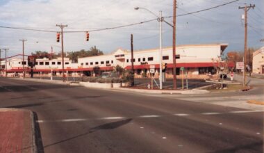 Alamo Heights shopping center acquired by local real estate firm