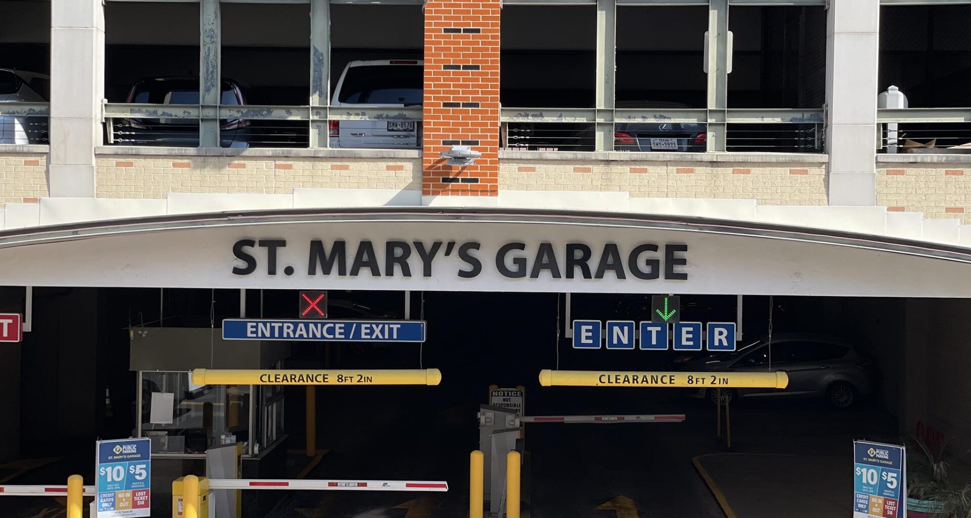 Where to find cheap parking in downtown San Antonio