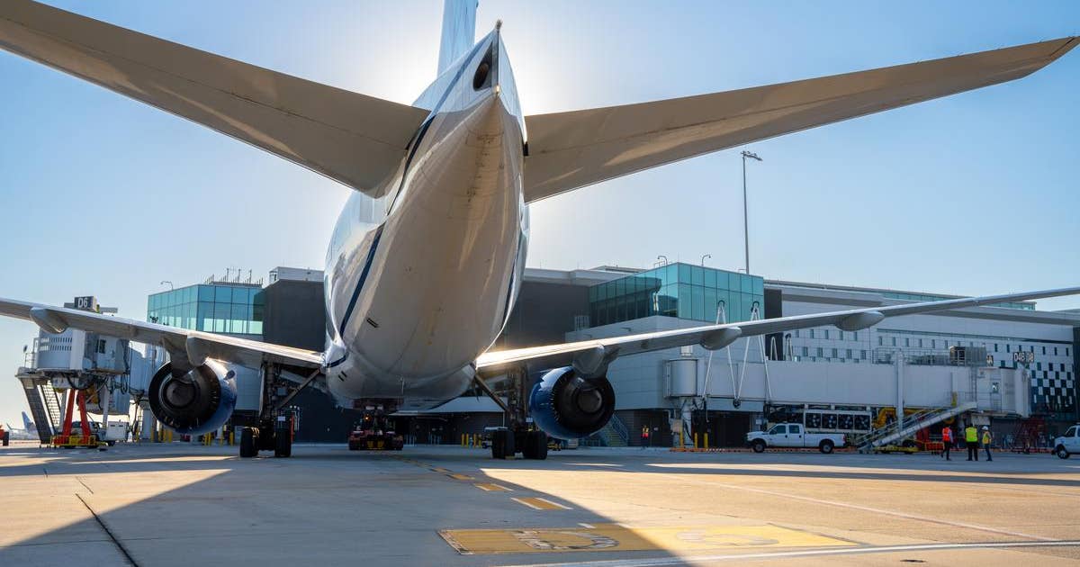 Ground stop at Bush Airport ends early