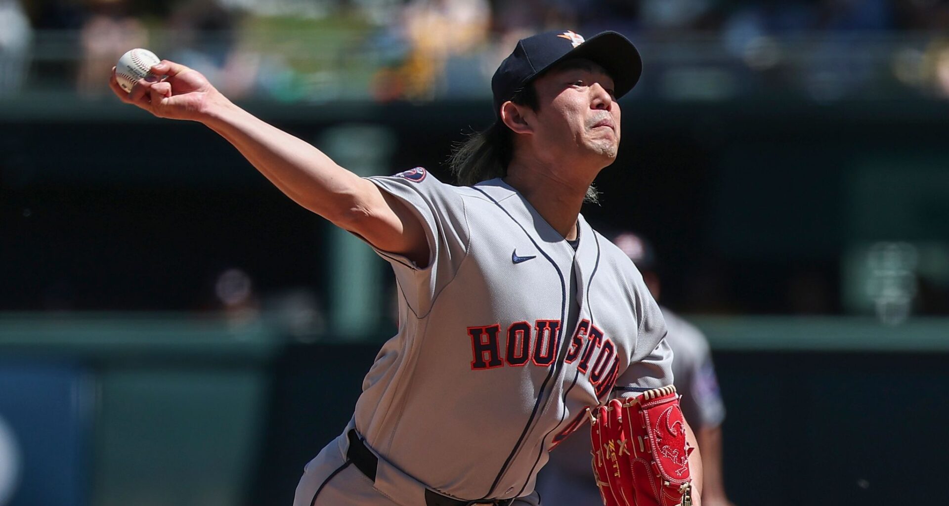 Walker homers, Peña gets 600th hit as Astros rout Athletics 11-0