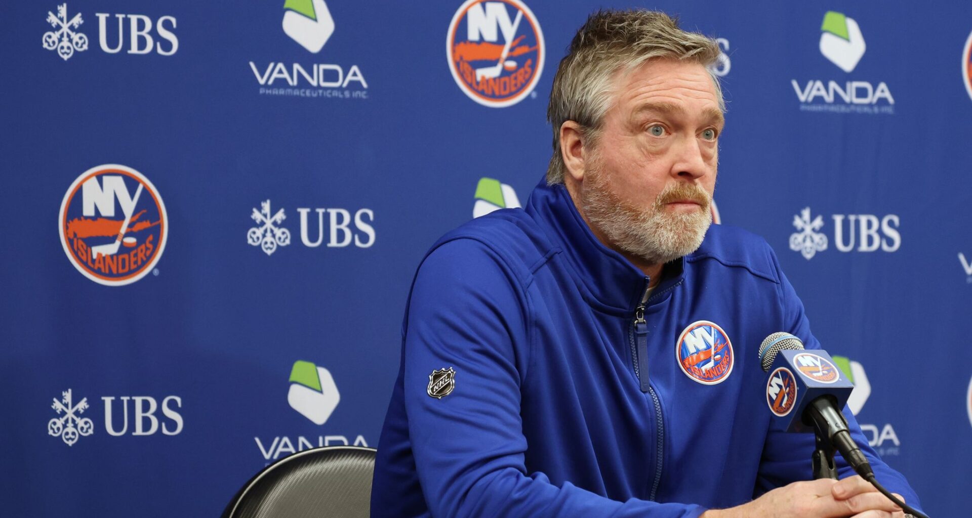 Islanders fire coach Patrick Roy after losing 4 in a row, name Peter DeBoer his replacement