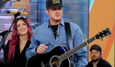 Parker McCollum gives Houston Texans owners much-deserved apology