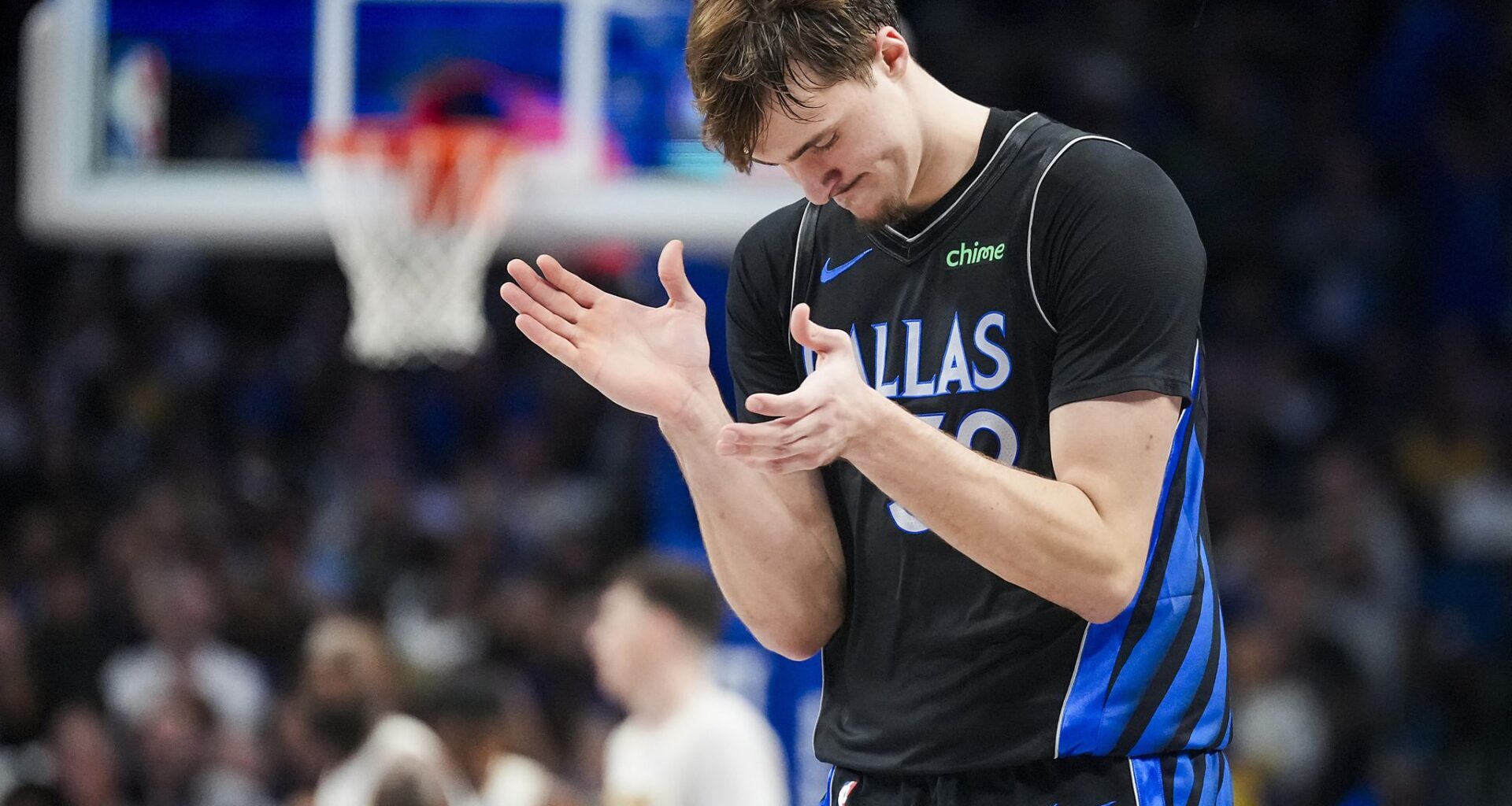 Arizona and Michigan compete during the first half of an NCAA college basketball tournament semifinal game at the Final Four, Saturday, April 4, 2026, in Indianapolis. (AP Photo/AJ Mast)