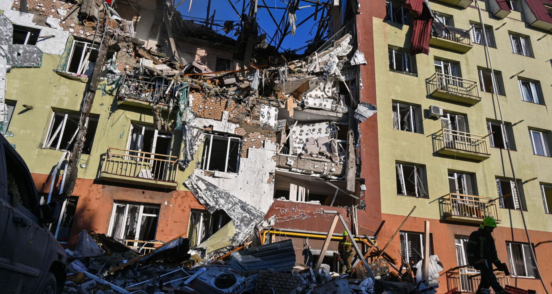 A Russian attack kills 3 in Odesa while Ukraine targets Russian oil infrastructure, officials say