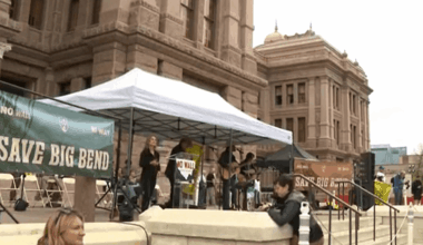 The National Desk dark theme brand icon