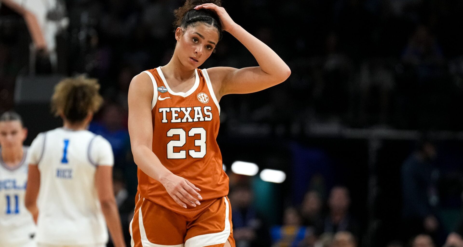 Aaliyah Crump reportedly transferring from Texas basketball team