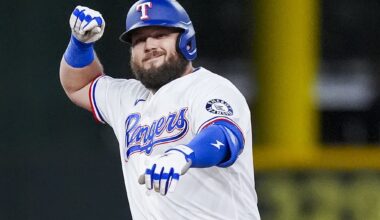 Rangers find rhythm, begin difficult week with win vs. Mariners