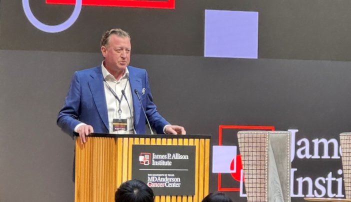 Metastatic melanoma survivor trusts UT MD Anderson’s expertise and research