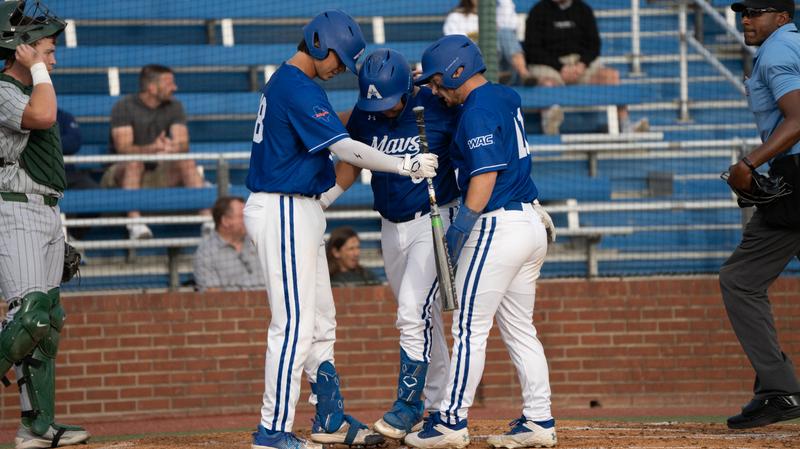 Mavericks Fall to Baylor 5-2 in Midweek Contest