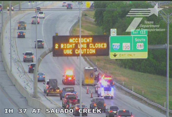 Crash on Interstate 37 in San Antonio sparks traffic slowdown