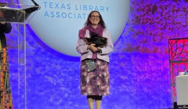 Arlington Librarian Dawn Reyes Earns TLA Distinguished Service Award