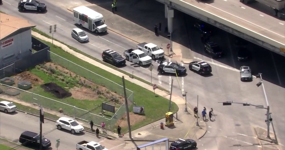 Gulf Freeway shooting: One person shot near Telephone Road