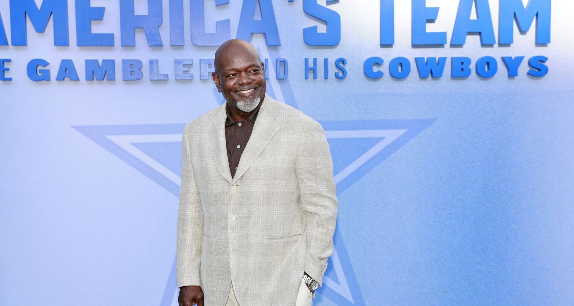 Pickens should stay in Dallas for 'opportunity to build'
