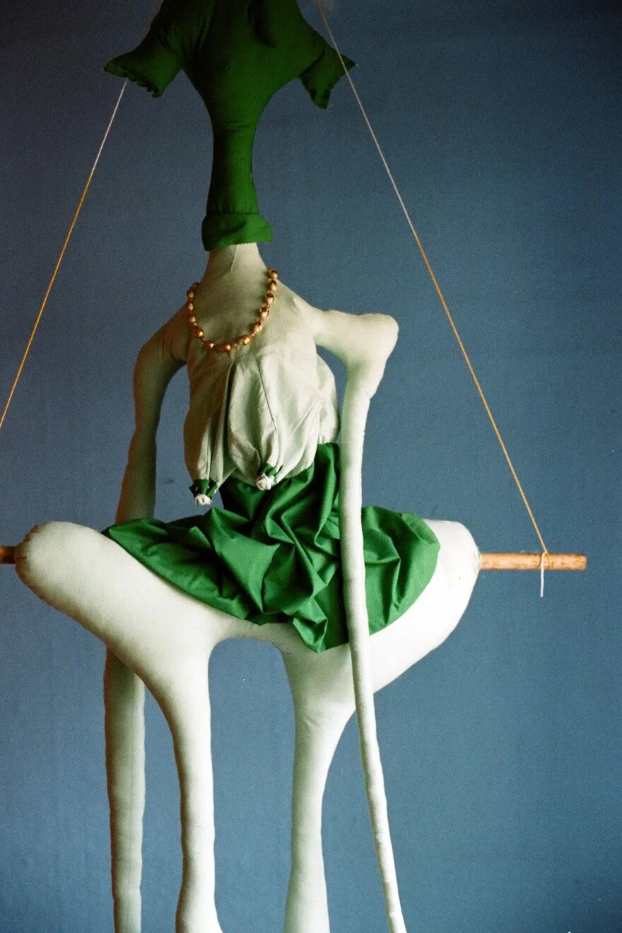 Lydia, one of Magdas earlier works without a face, has wide hips, saggy boobs and arms so long they touch the floor. Courtesy of Magdalena Jarkowiec