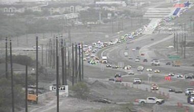 Delays linger after major rollover crash on San Antonio highway
