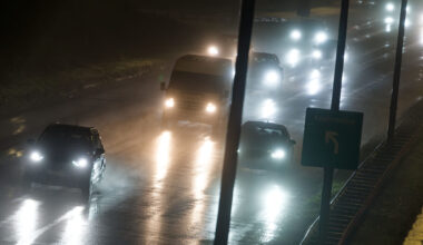 Is it illegal to drive in rain without headlights in Texas?