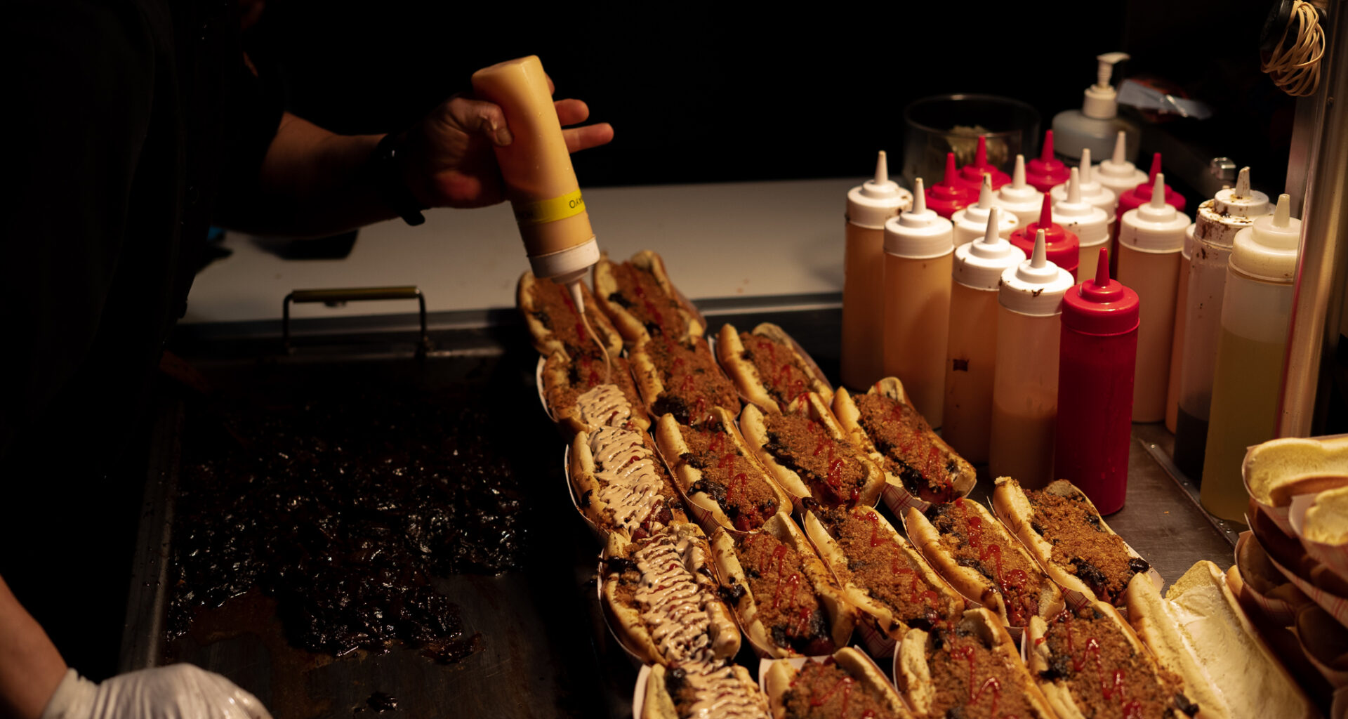 Houston hot dog restaurant now helping locals find love