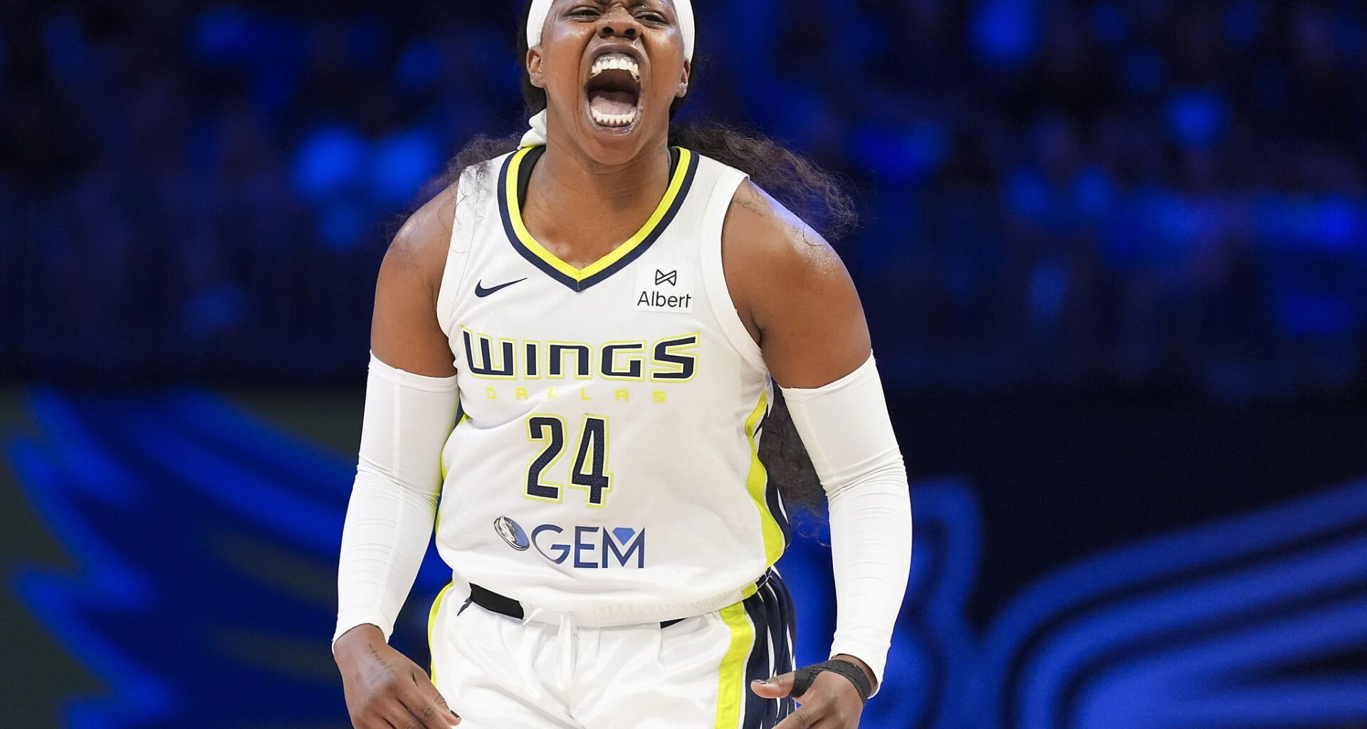 The roof and doors of AT&T Stadium were open in Arlington for Monday Night Football between the Dallas Cowboys and Philadelphia Eagles, Monday, September 27, 2021. (Tom Fox/The Dallas Morning News)