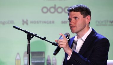 Dems LARP as white working class, chasing the ‘normalcy’ vote and other commentary