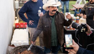 ArnieTex manning the grill at a previous Fajita Lounge event.