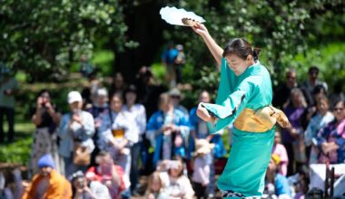 Grammy Award-winning recording artist and Fort Worth native Leon Bridges performs during a "Trinity River Blues" postgame concert after an NBA basketball game at American Airlines Center, Wednesday, Sept. 20, 2023, in Dallas.