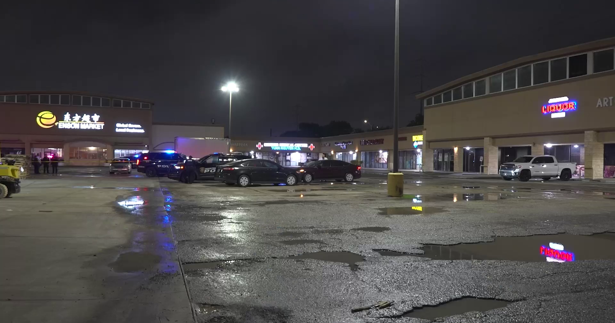 1 killed, 1 injured after fight at a west Houston party