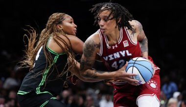 Connecticut Sun sign Brittney Griner, likely bringing her to Houston