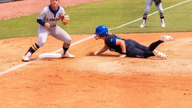 UTA Falls in Series Finale to CBU, 7-4