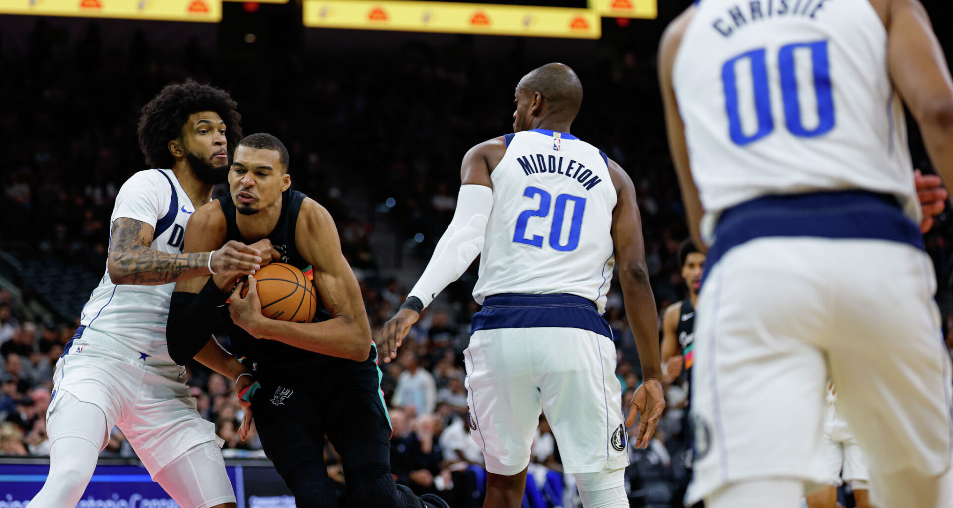 How many players will Spurs rest when they host Denver on Sunday?