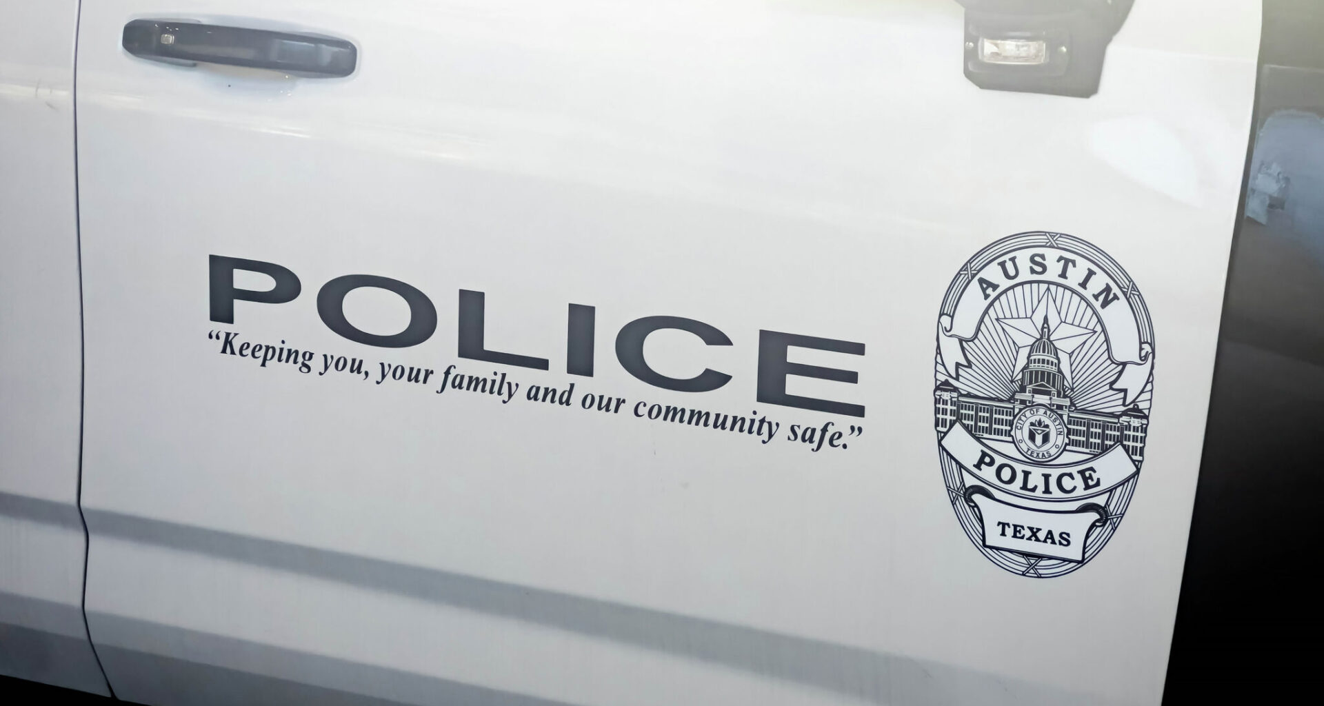 East Austin bar shooting leaves 1 dead, others injured