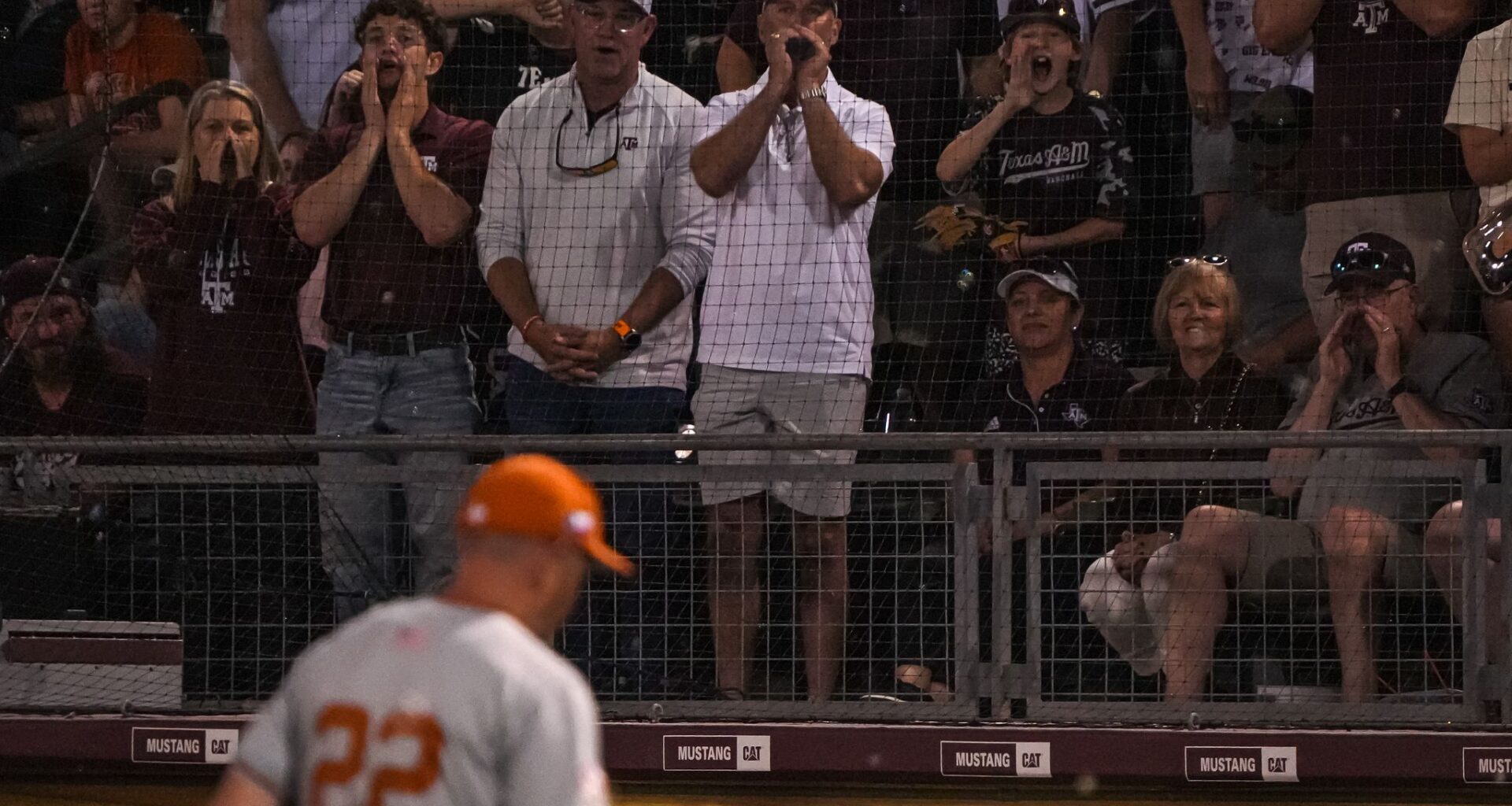 Texas beaten by baseball rival Texas A&M in Jim Schlossnagle's return