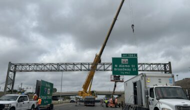 Major crash, sign removal shuts down I-35 in San Antonio for hours