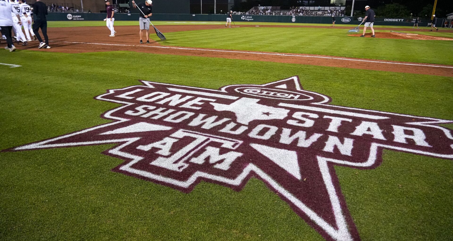 Texas vs. Texas A&M baseball finale canceled after rain delay