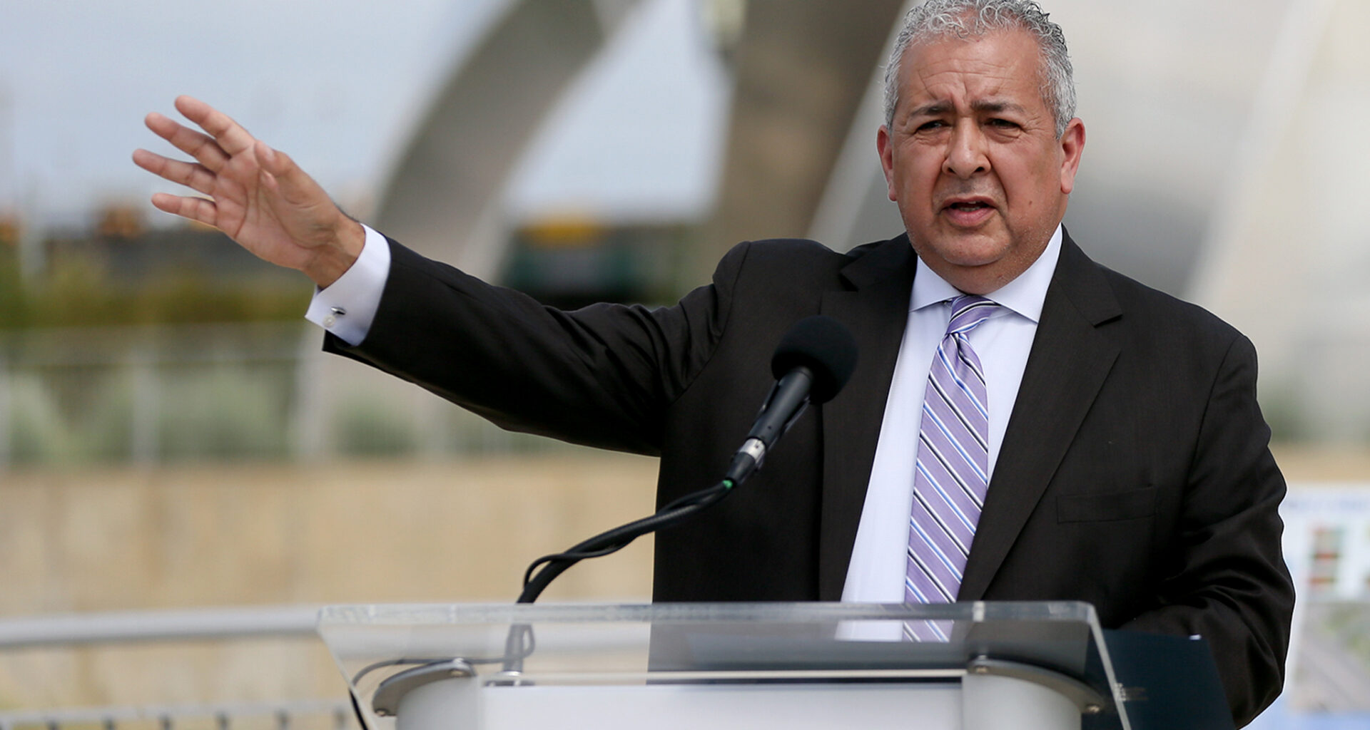SAWS CEO's $132K bonus is too much ahead of rate hike