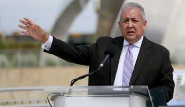 SAWS CEO's $132K bonus is too much ahead of rate hike