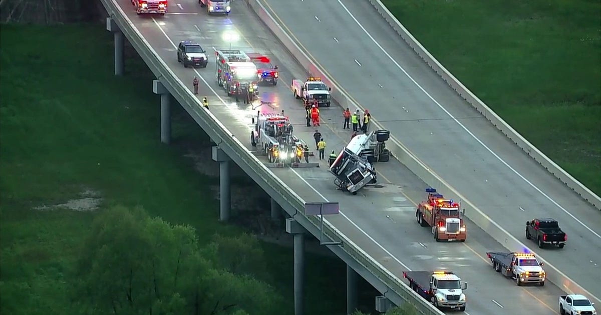Traffic: Grand Parkway westbound lanes closed due to heavy truck crash