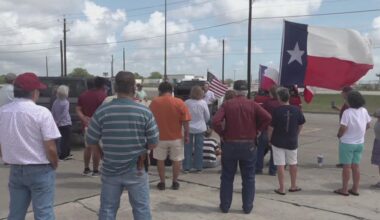 Sinton residents rally against Corpus Christi groundwater project over well water concerns