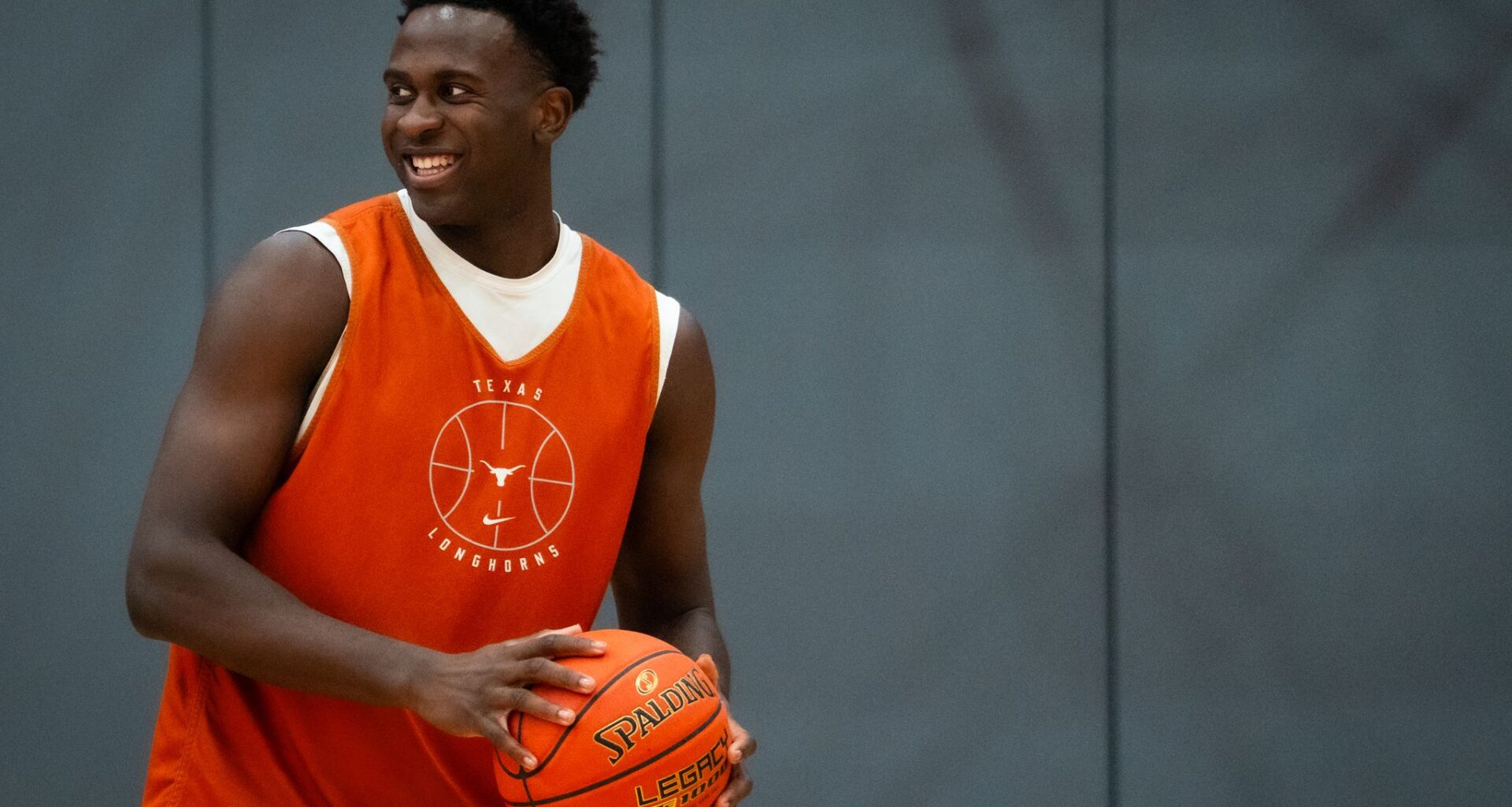 Forward for Texas basketball enters transfer portal