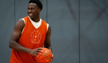 Forward for Texas basketball enters transfer portal
