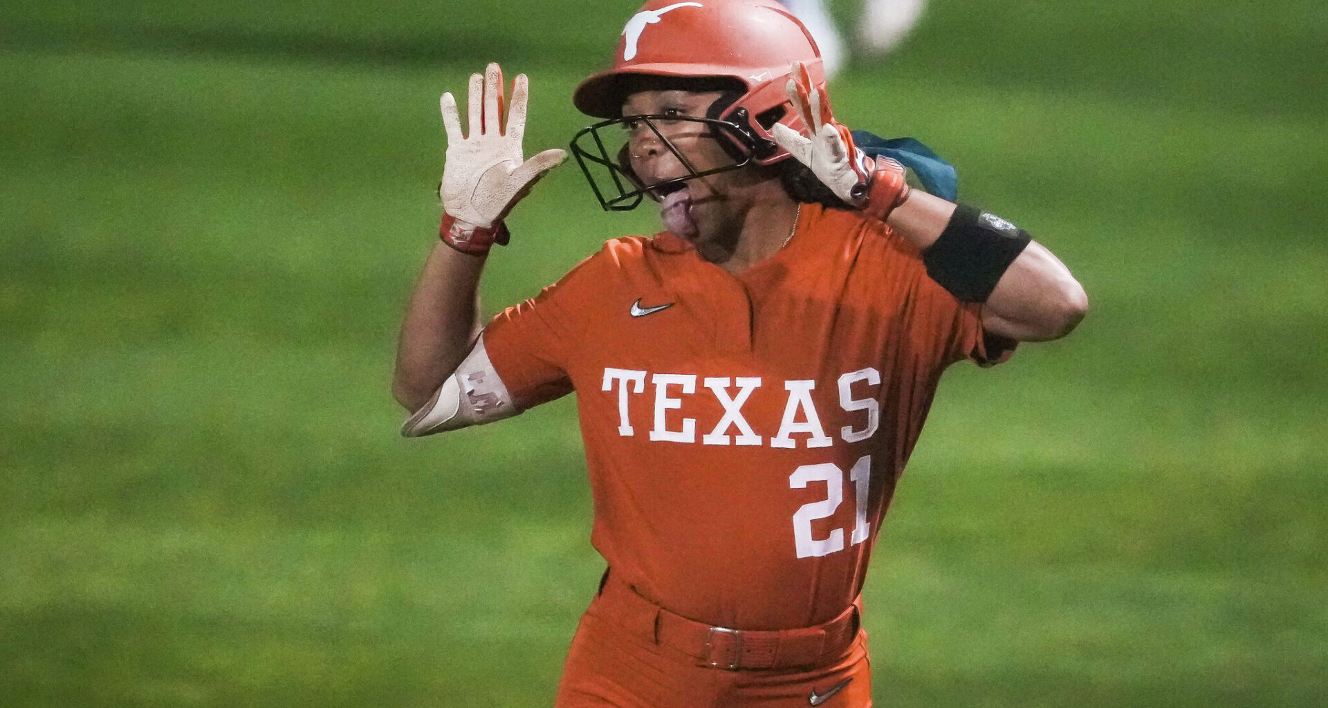 Texas Longhorns drops after losing series to Oklahoma
