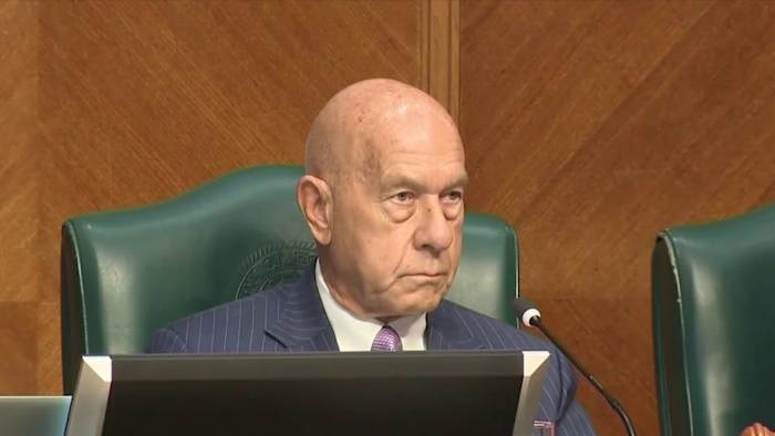 Fear in Houston immigrant community as mayor moves to reverse ICE cooperation ordinance amid $110M state funding threat