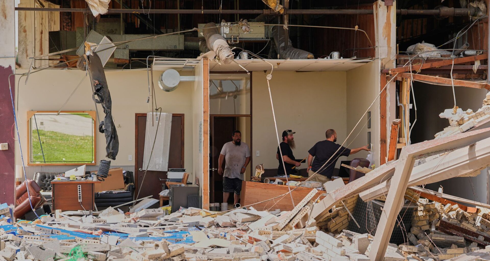 Nature puts heat on blast as scorching temperatures in eastern US could smash records