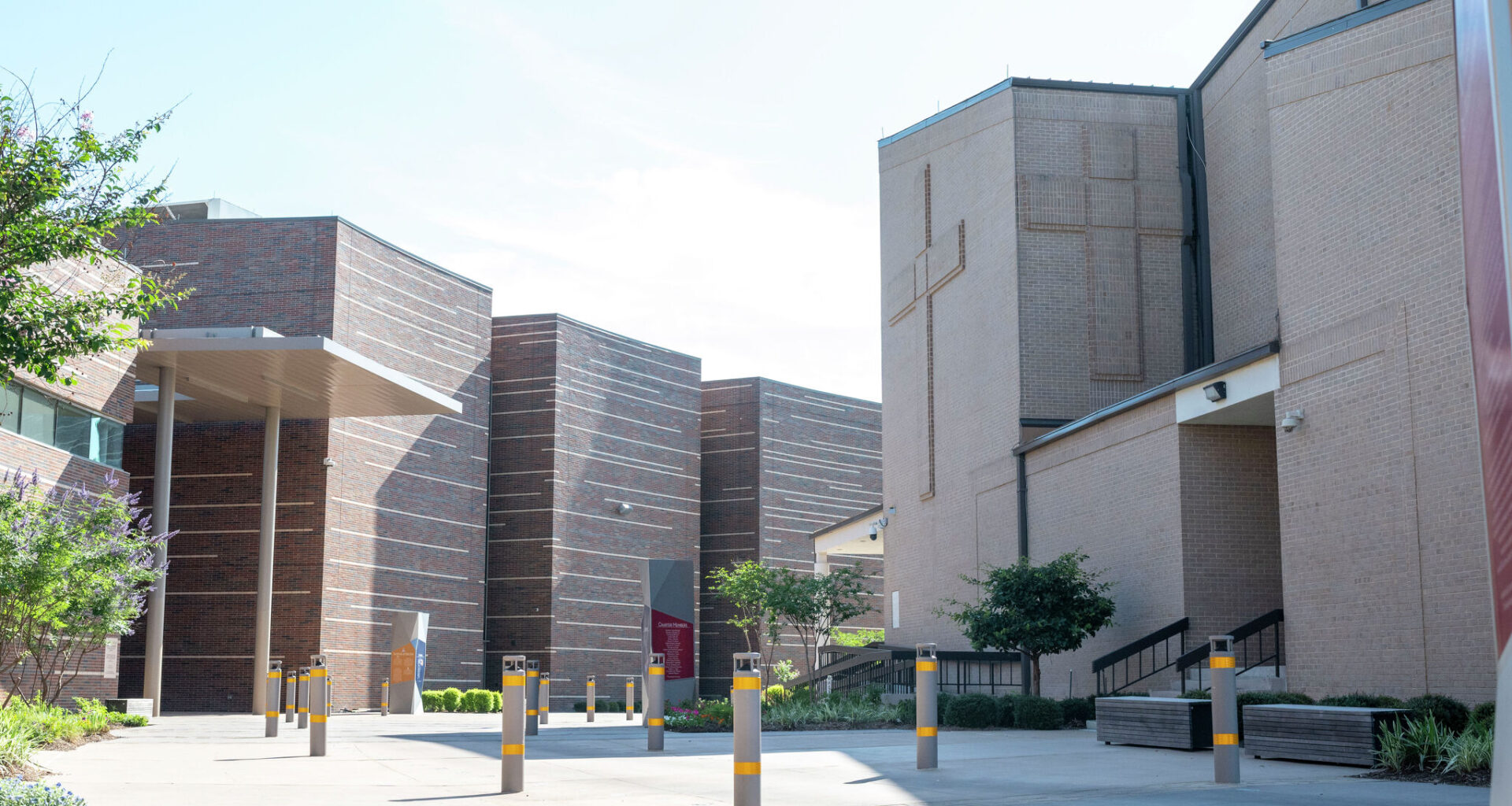 How 10,000-person Easter service forced UH football out of its stadium