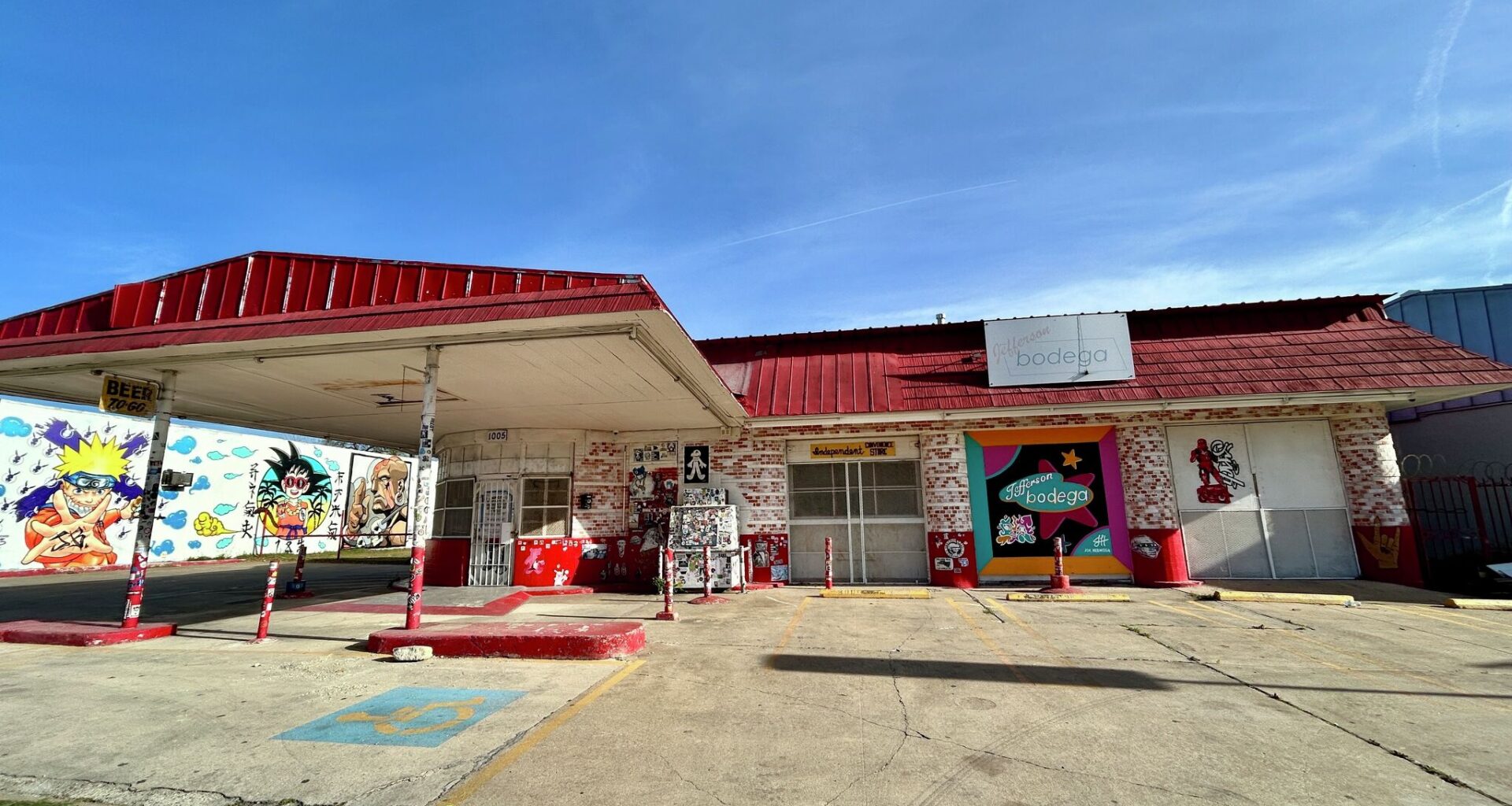Exterior of shuttered Jefferson Bodega location, which is now an icehouse.