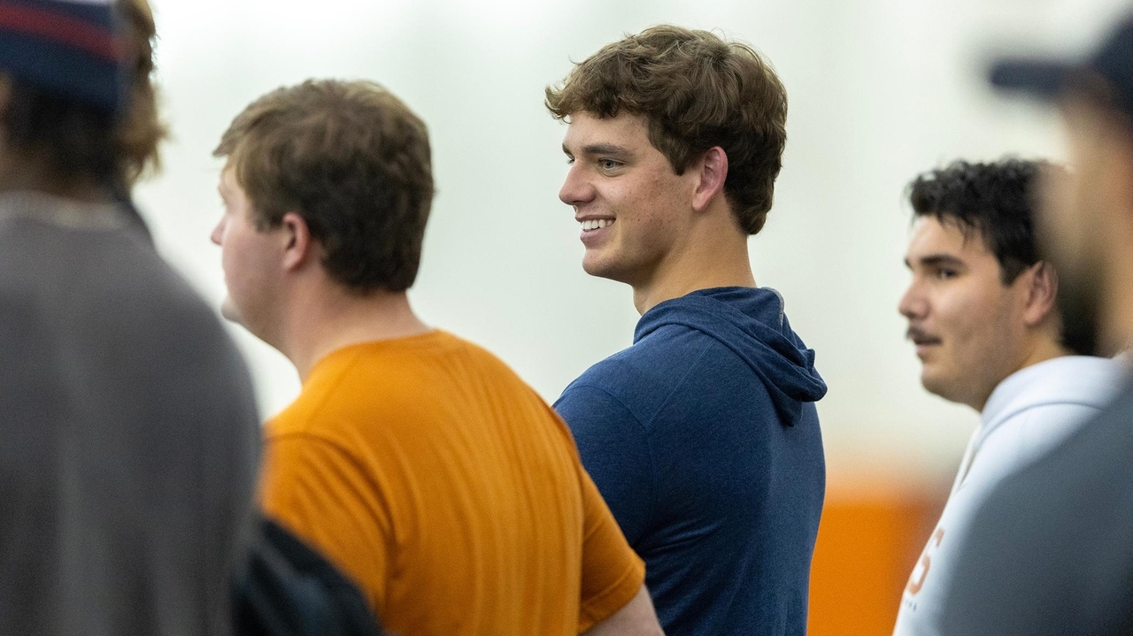 Texas QB Arch Manning says he's feeling '100 percent' after foot surgery