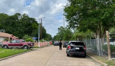Body found in drainage canal in northeast Houston