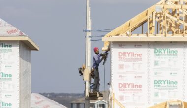 Inventory grows even as sales rise