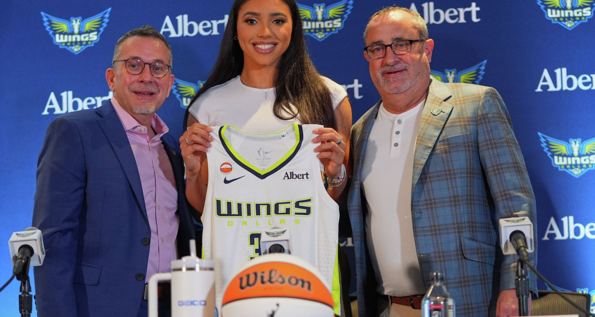 UConn's Azzi Fudd introduced by WNBA's Dallas Wings