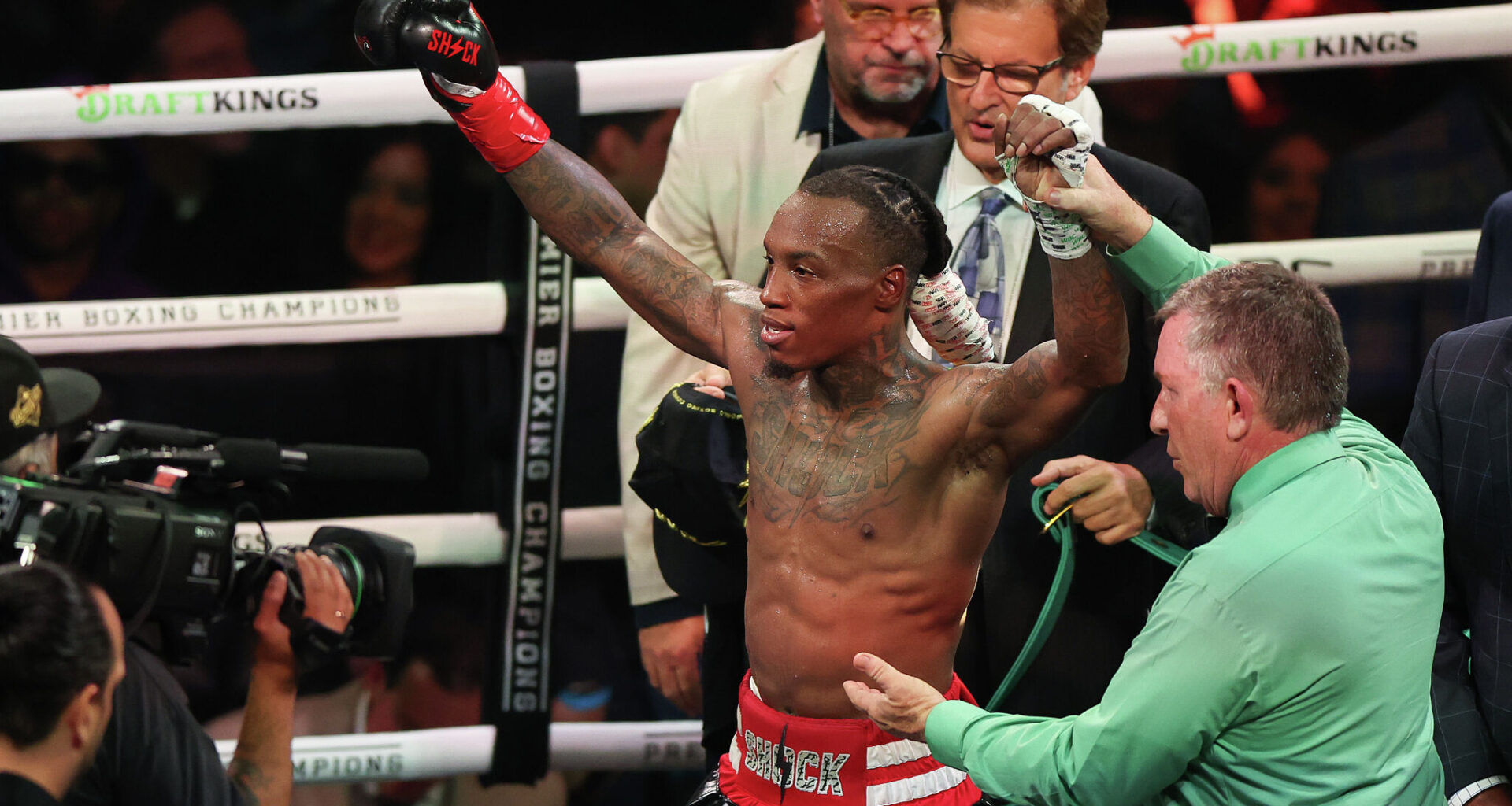 O'Shaquie Foster-Raymond Ford to settle feud with Houston title fight